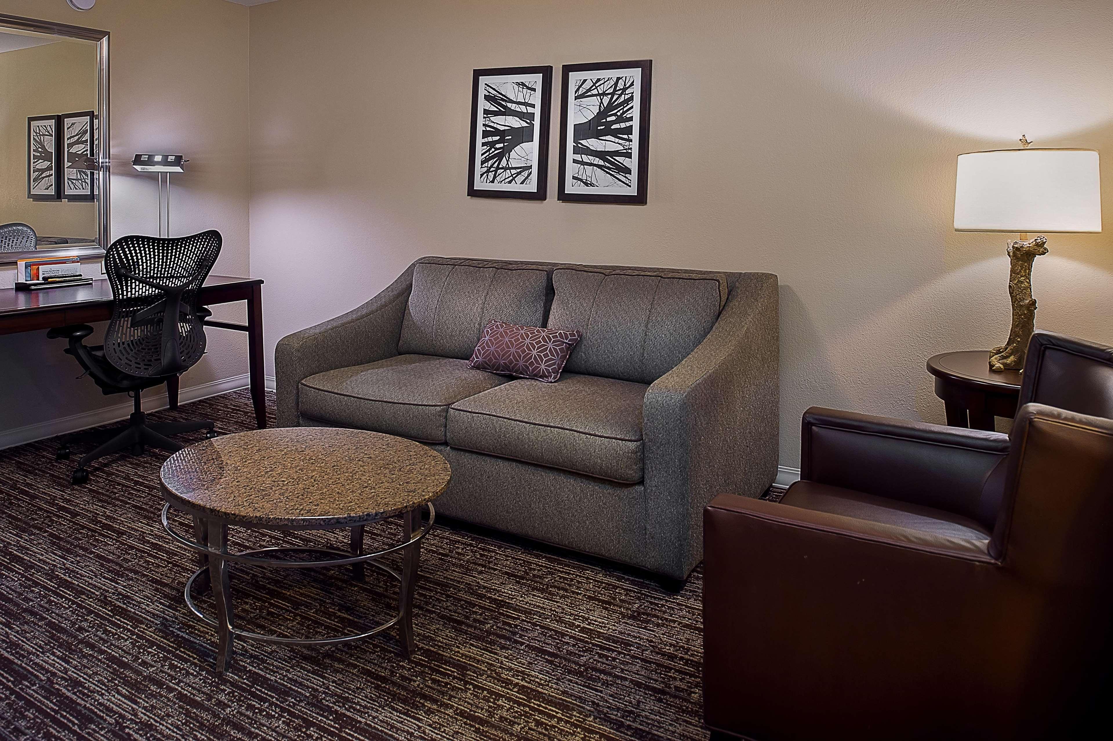 Hilton Garden St. Louis Airport Hotel