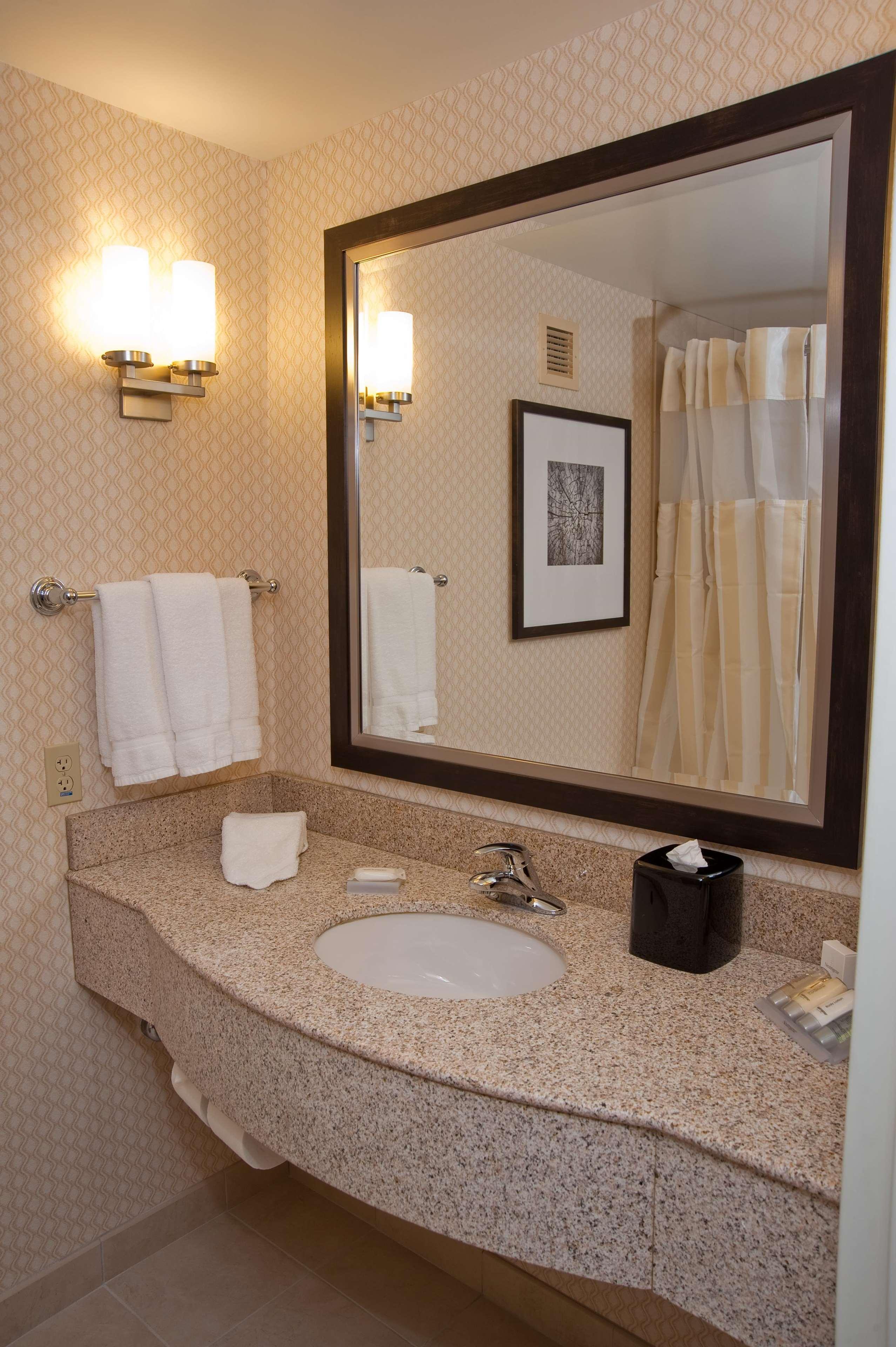 Hotel Hilton Garden St. Louis Airport Berkeley