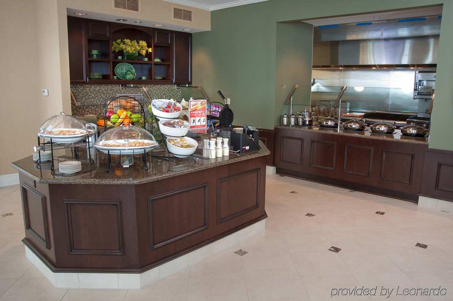 Hilton Garden St. Louis Airport Hotel 3*