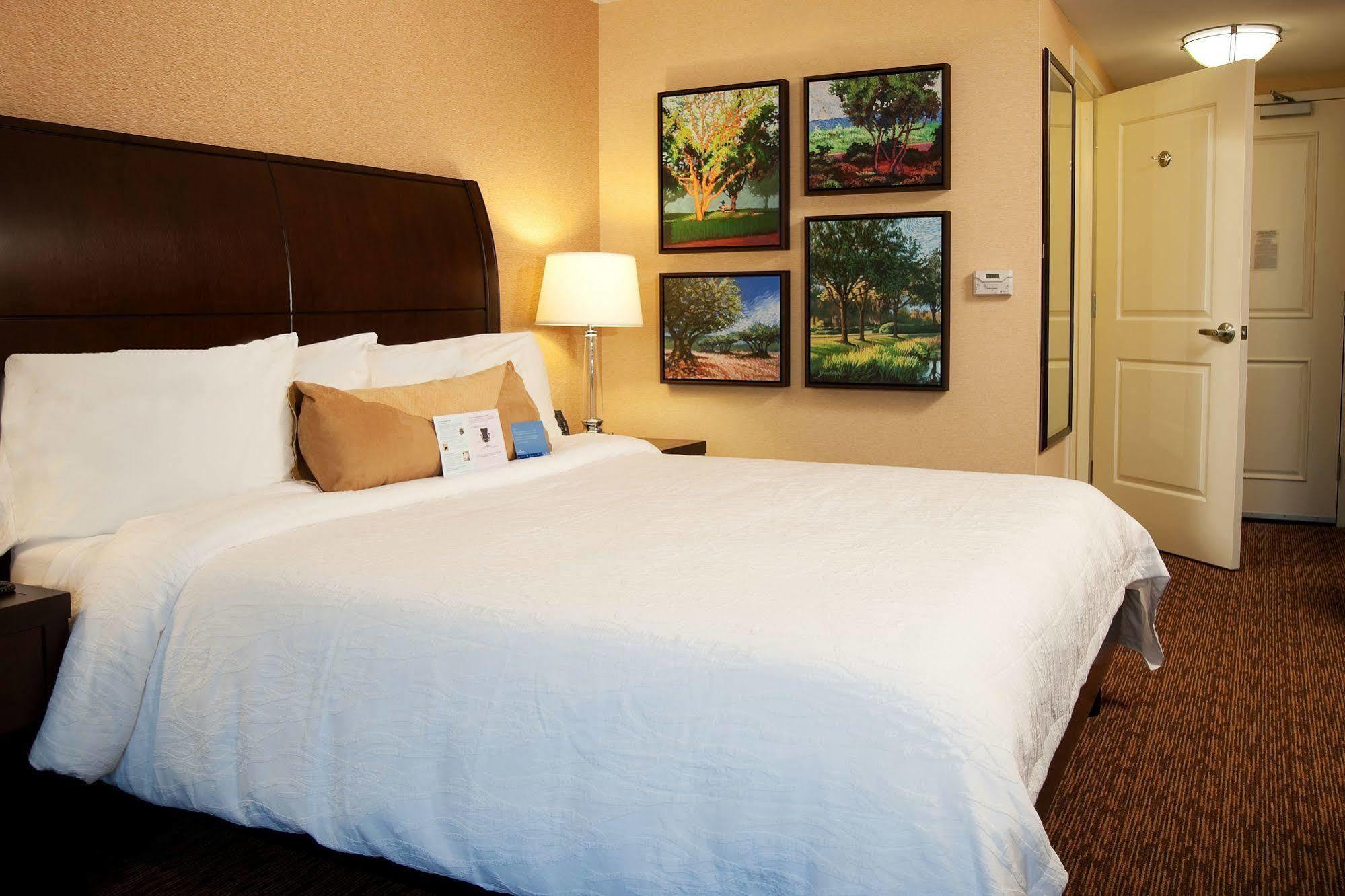Hilton Garden St. Louis Airport Hotel Berkeley